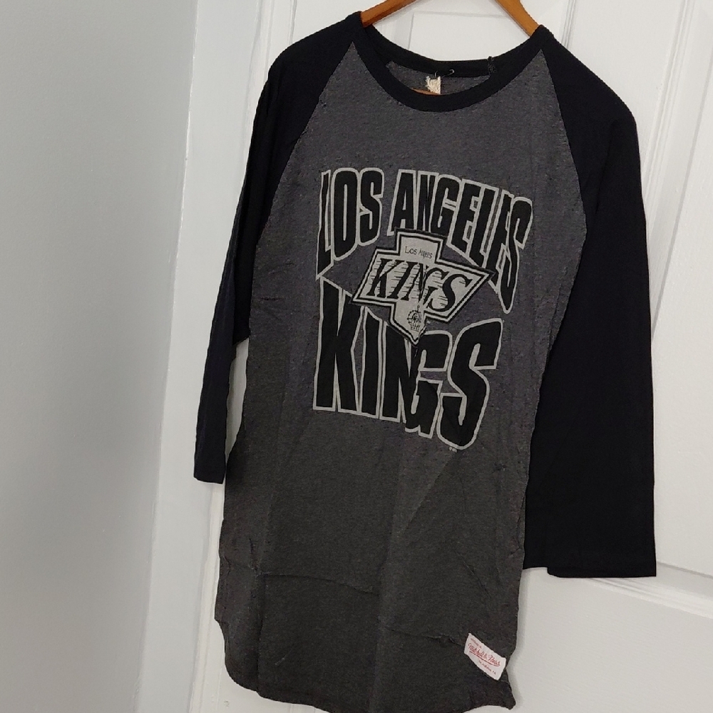 Los Angeles Kings Men Raglan Shirt - Black and Gray